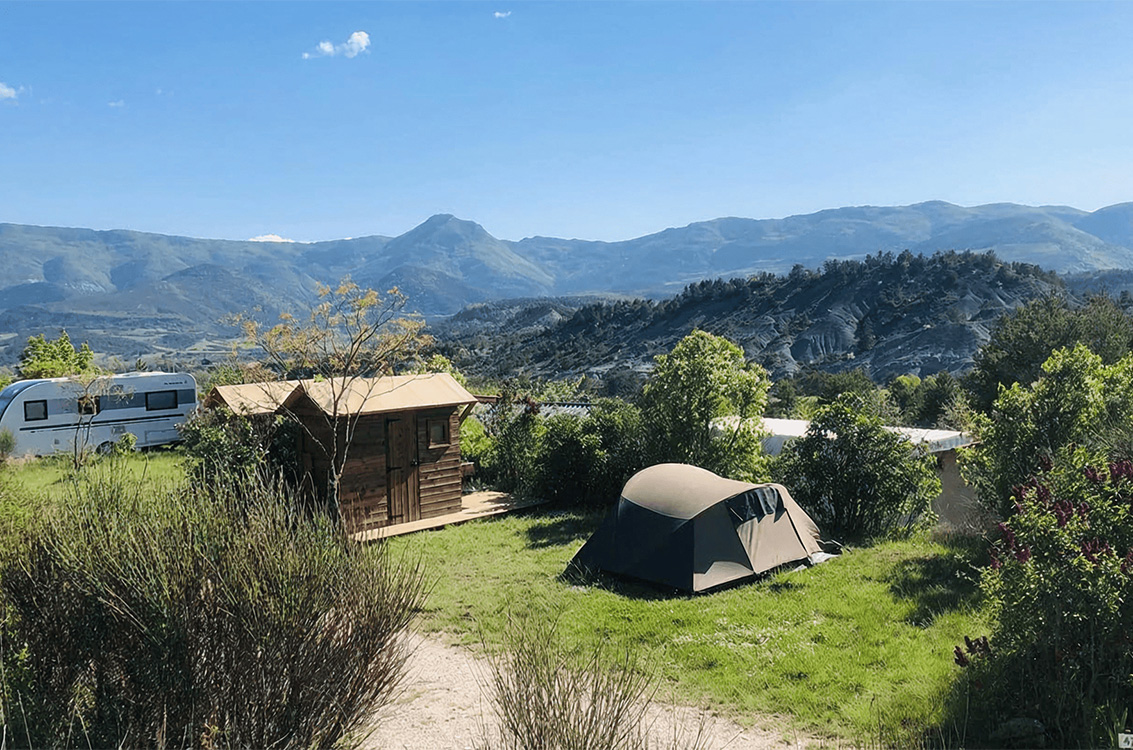 location emplacement camping hautes alpes